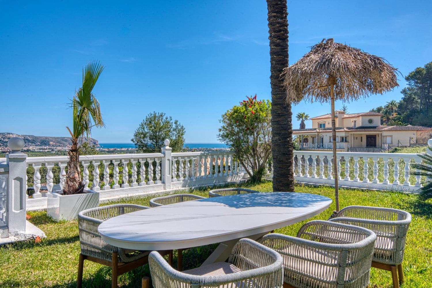 Jávea Villa: 3 Bed, 2 Bath, Pool & Garden - €995,000