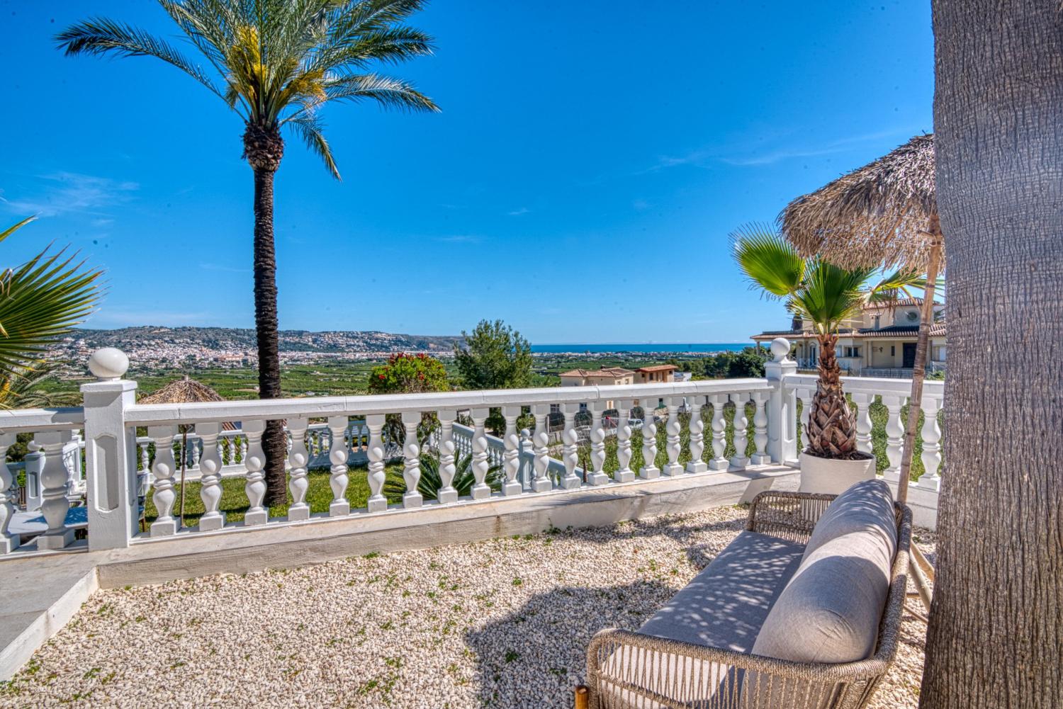 Jávea Villa: 3 Bed, 2 Bath, Pool & Garden - €995,000