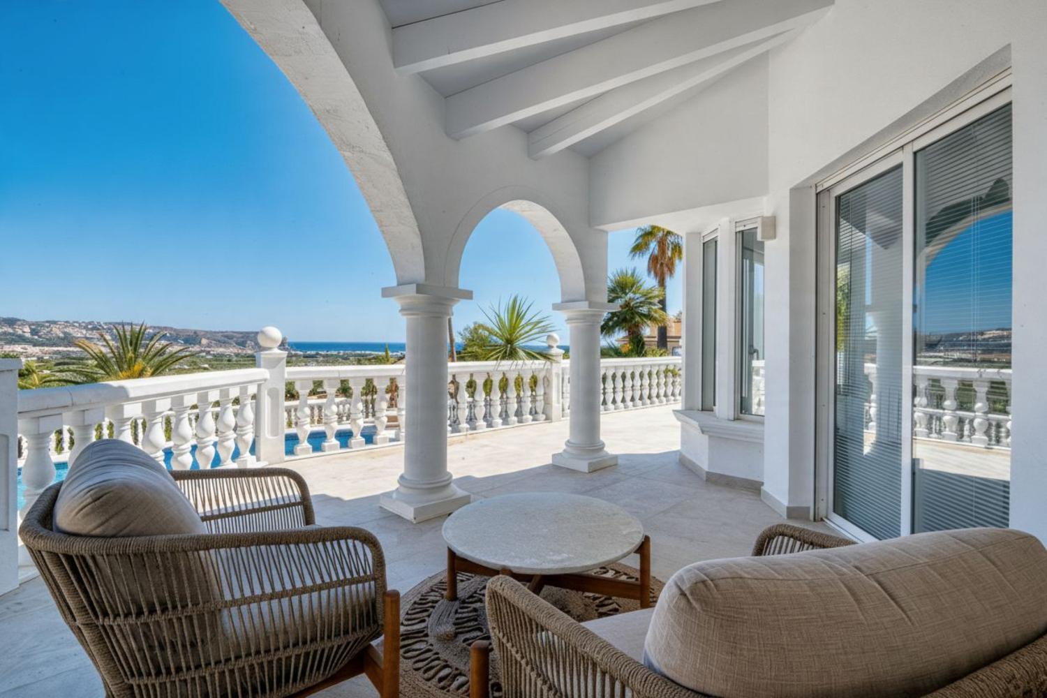 Jávea Villa: 3 Bed, 2 Bath, Pool & Garden - €995,000