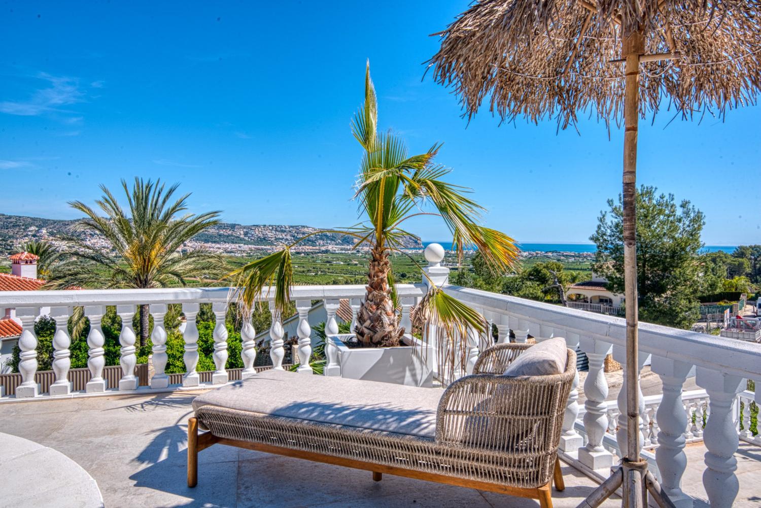 Jávea Villa: 3 Bed, 2 Bath, Pool & Garden - €995,000