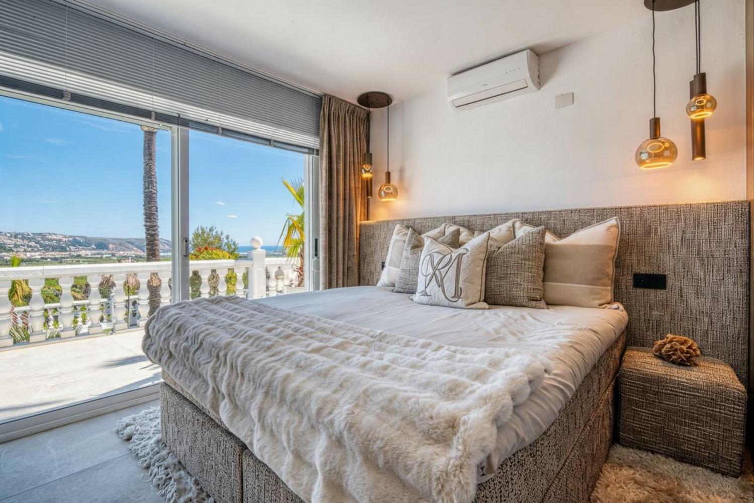 Jávea Villa: 3 Bed, 2 Bath, Pool & Garden - €995,000