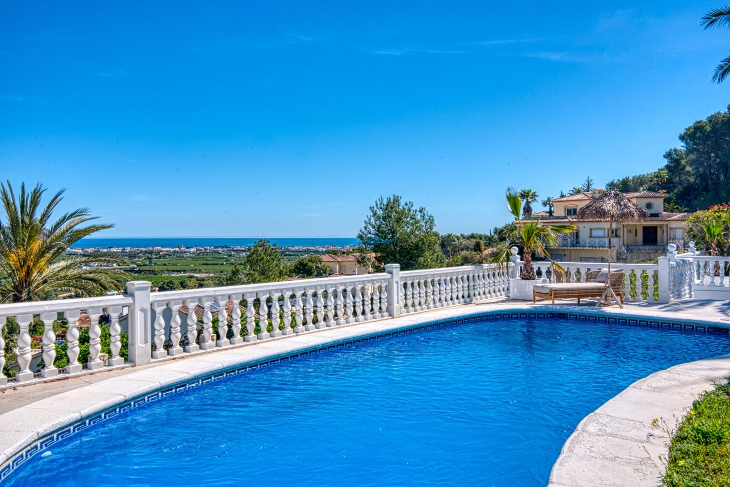 Jávea Villa: 3 Bed, 2 Bath, Pool & Garden - €995,000
