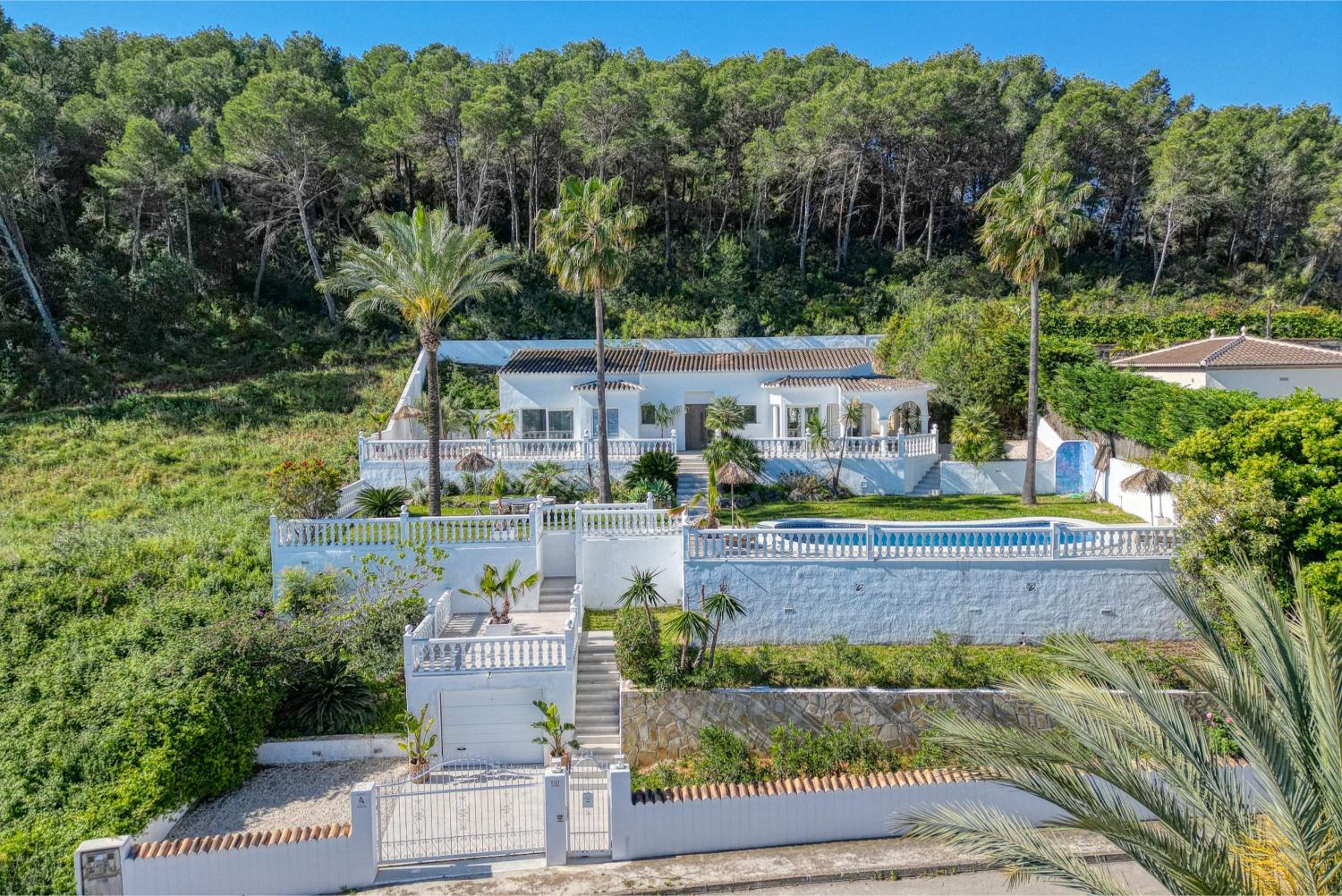 Jávea Villa: 3 Bed, 2 Bath, Pool & Garden - €995,000