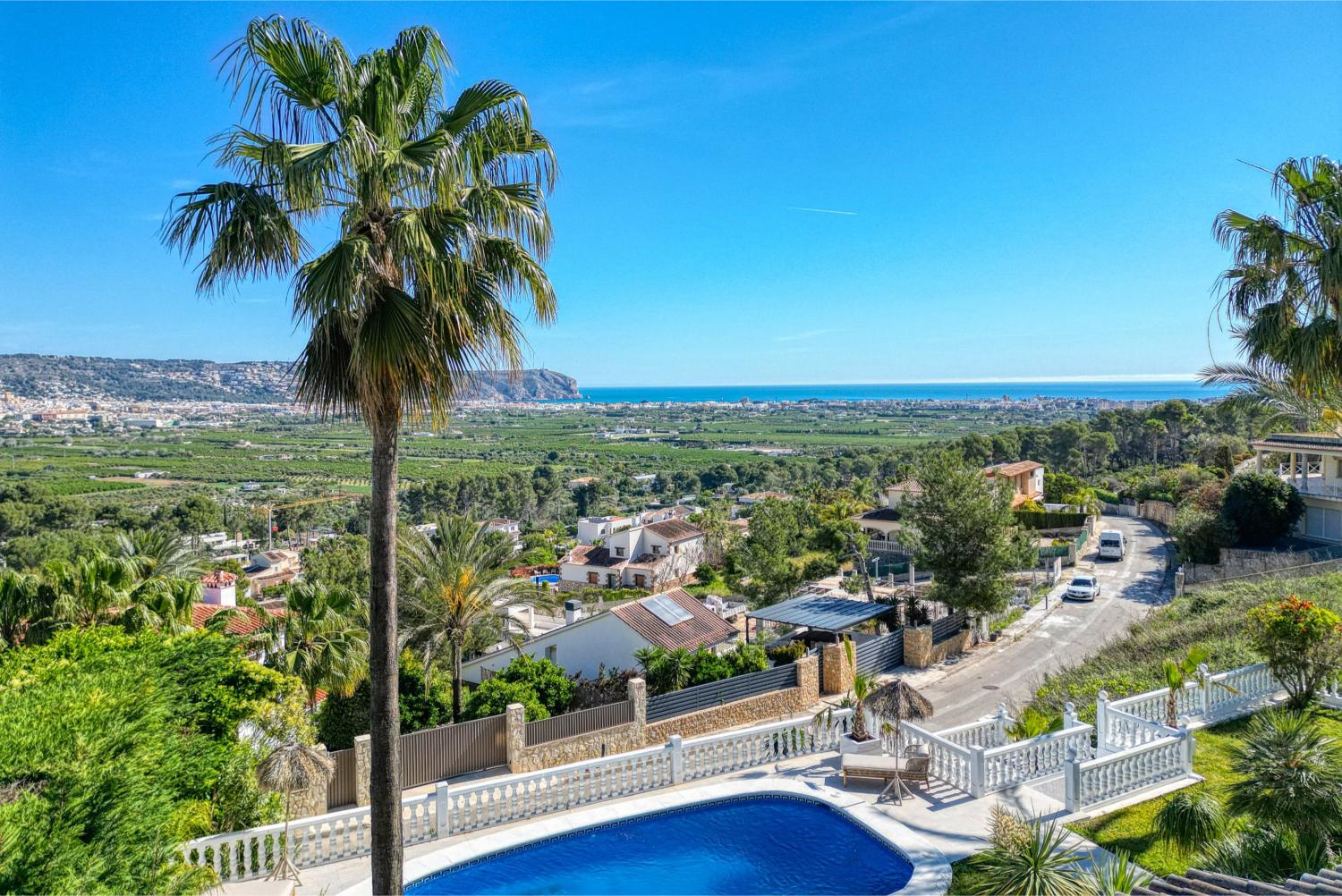 Jávea Villa: 3 Bed, 2 Bath, Pool & Garden - €995,000