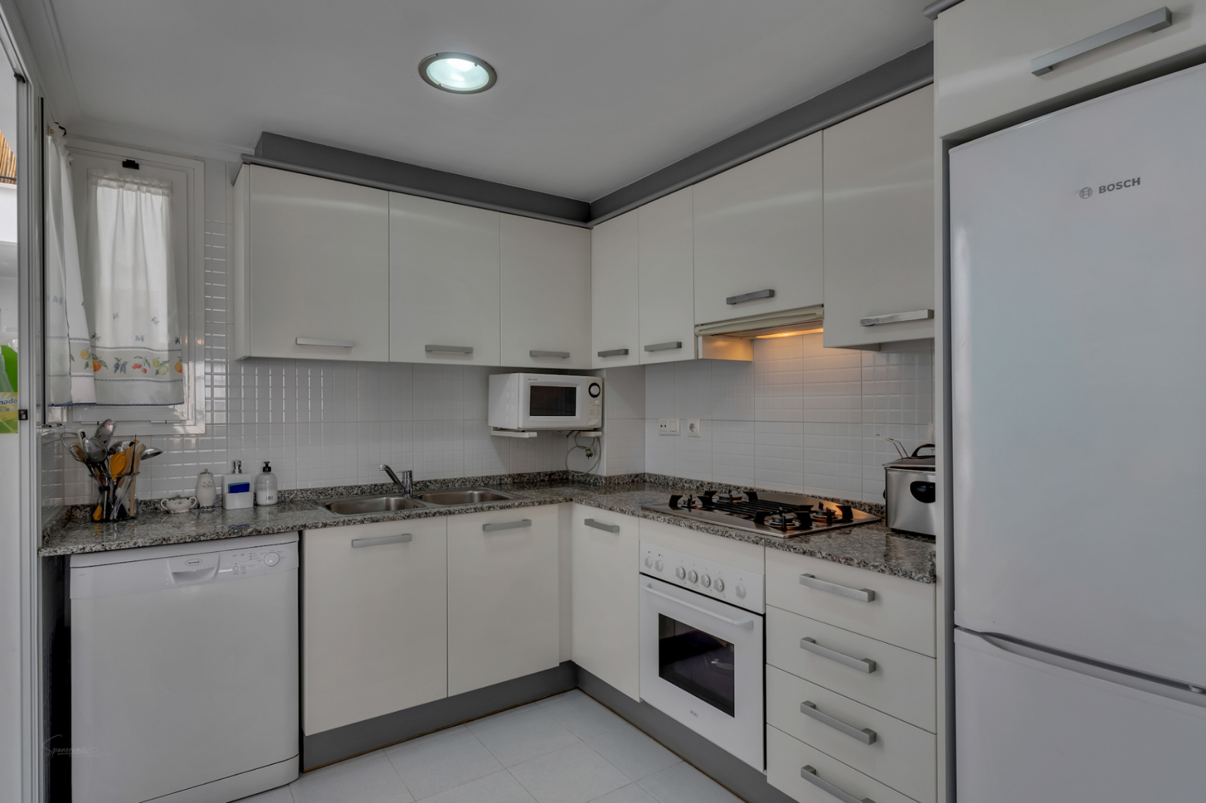 Charming 2 Bed, 2 Bath Apartment in Jávea Old Town - €265,000