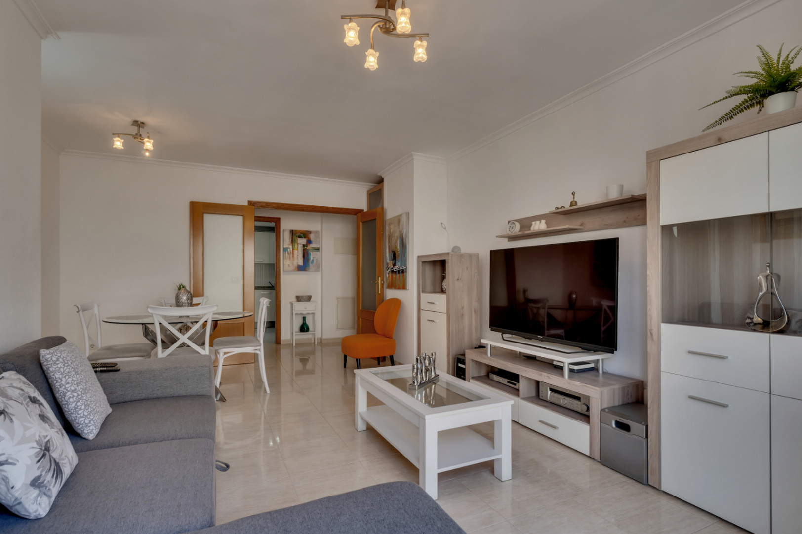 Charming 2 Bed, 2 Bath Apartment in Jávea Old Town - €265,000