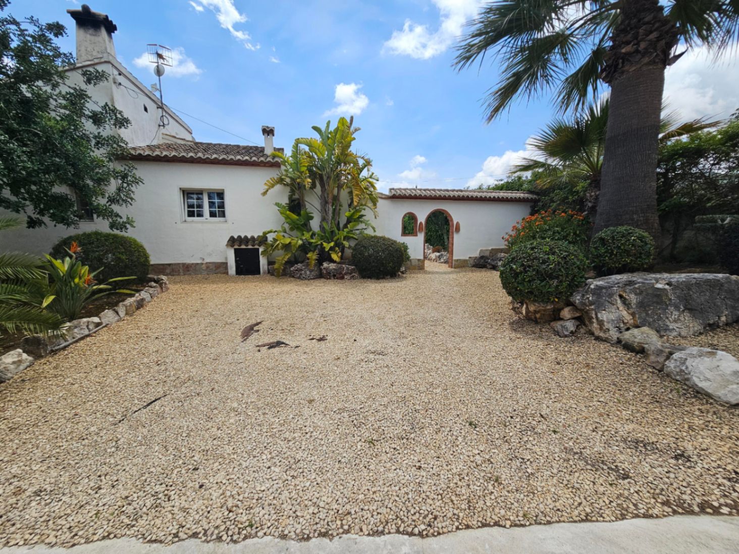 Jávea Villa in Tarraula: 4 Bed, 3 Bath, 398 m² on 3559 m² Plot - €1.5M