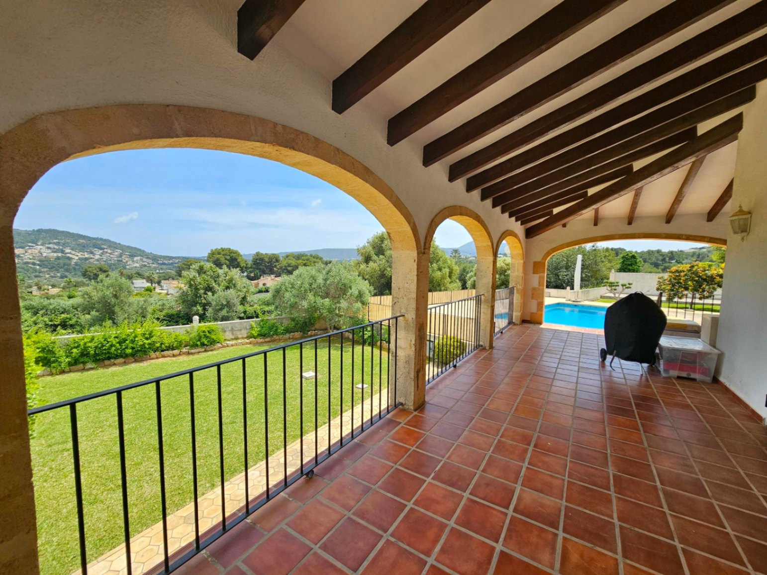 Jávea Villa in Tarraula: 4 Bed, 3 Bath, 398 m² on 3559 m² Plot - €1.5M