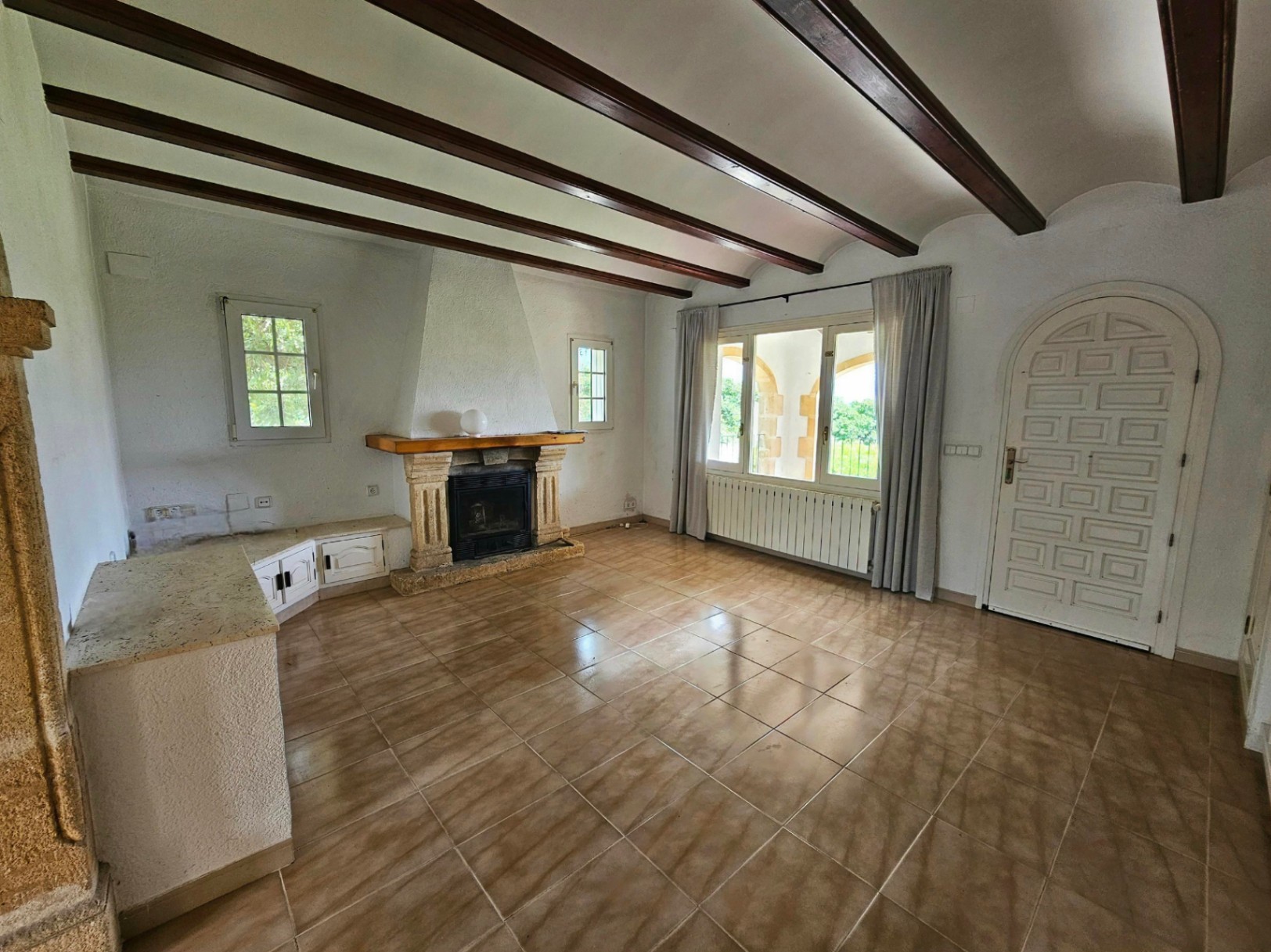 Jávea Villa in Tarraula: 4 Bed, 3 Bath, 398 m² on 3559 m² Plot - €1.5M
