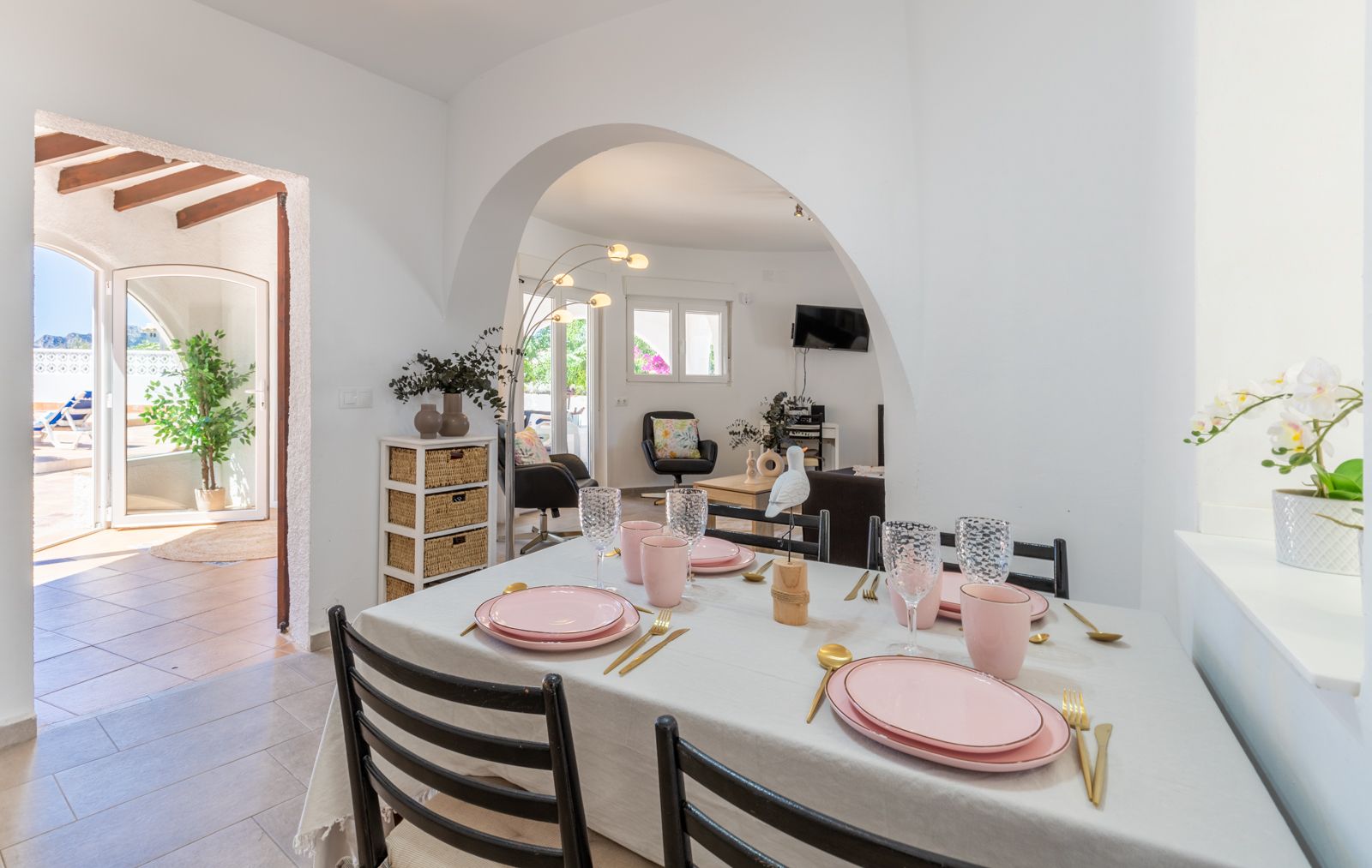 Benissa Villa with Sea Views: 3 Beds, 3 Baths, Pool - €748,000