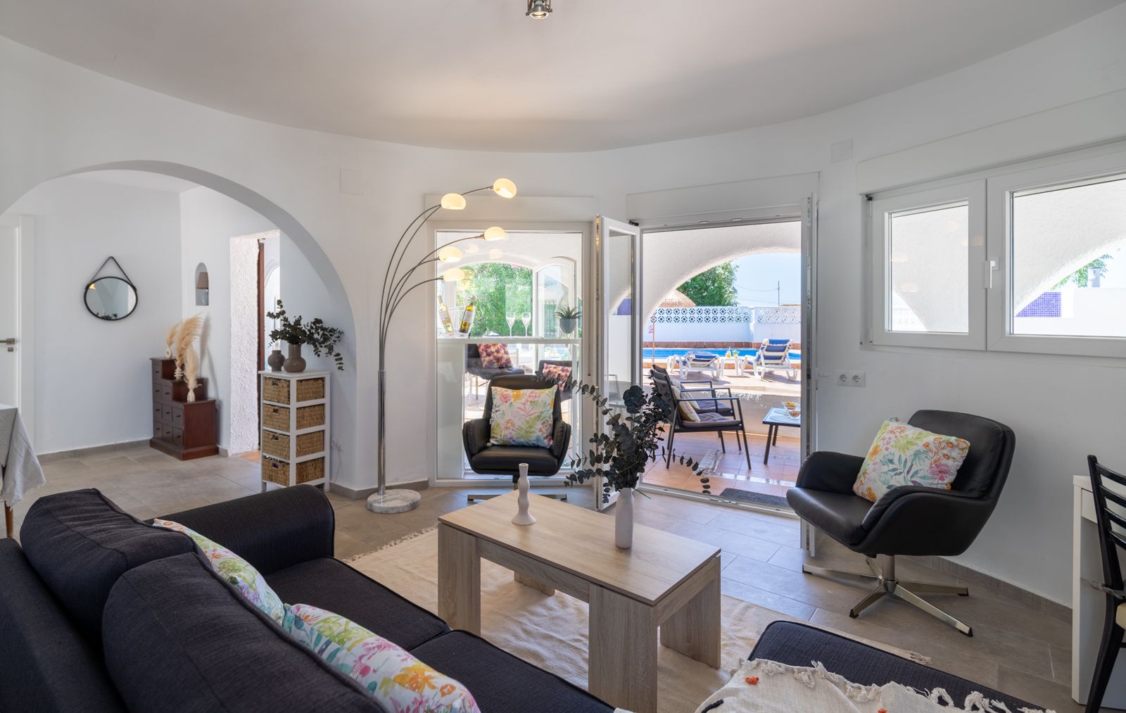 Benissa Villa with Sea Views: 3 Beds, 3 Baths, Pool - €748,000
