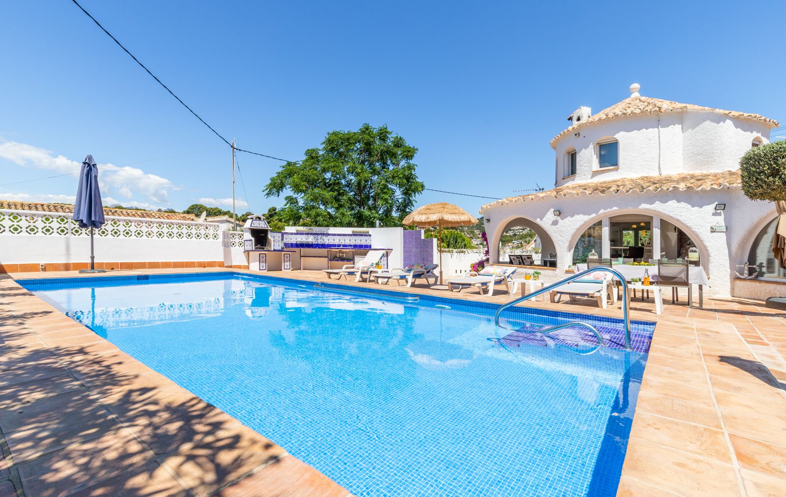 Benissa Villa with Sea Views: 3 Beds, 3 Baths, Pool - €748,000