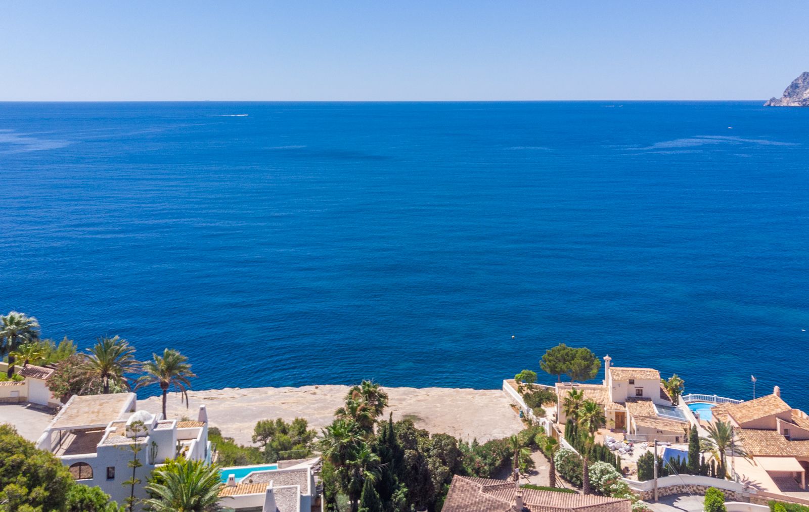 Benissa Villa with Sea Views: 3 Beds, 3 Baths, Pool - €748,000