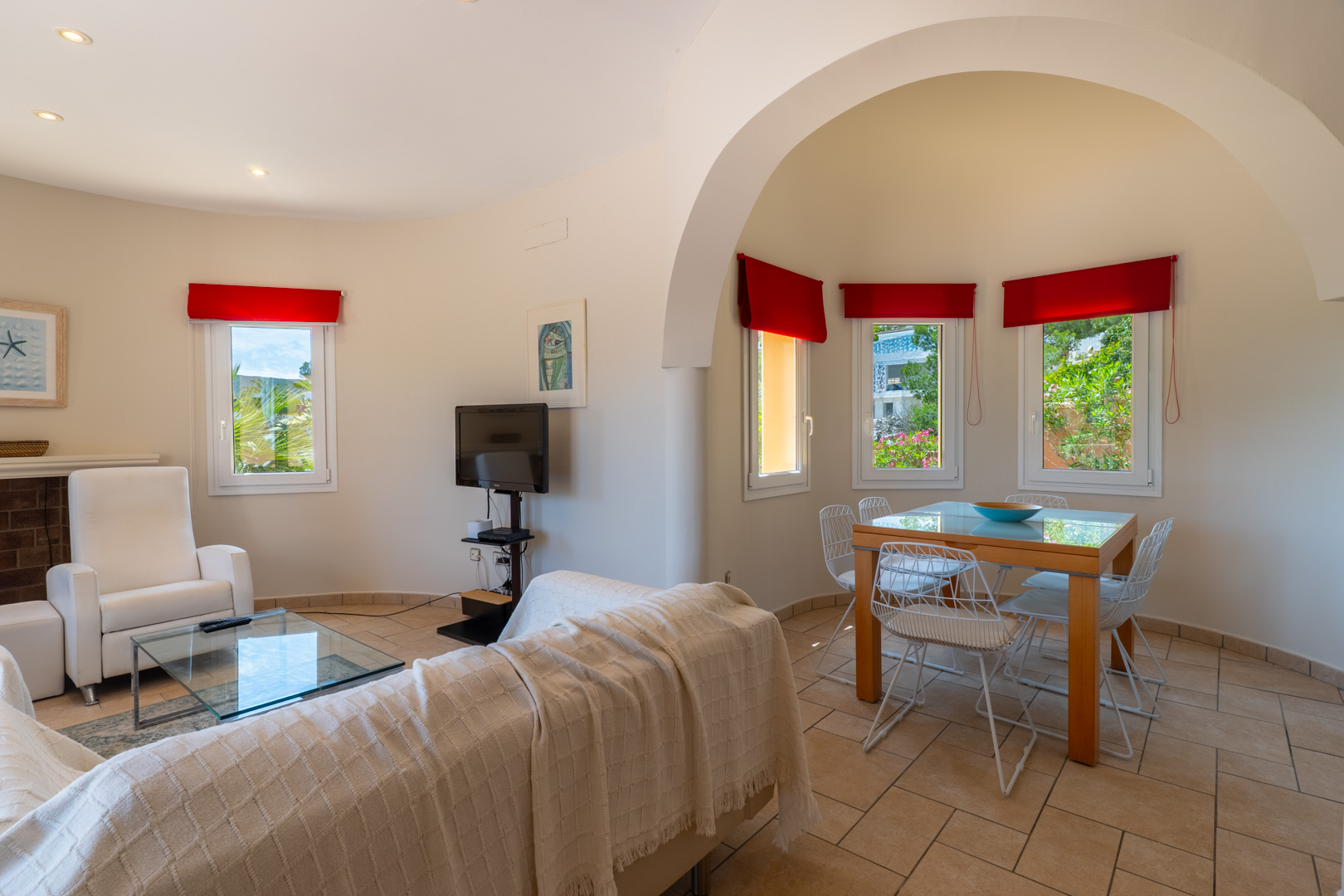 Jávea Villa: 3 Bed, 3 Bath Oasis with Private Garden & Pool