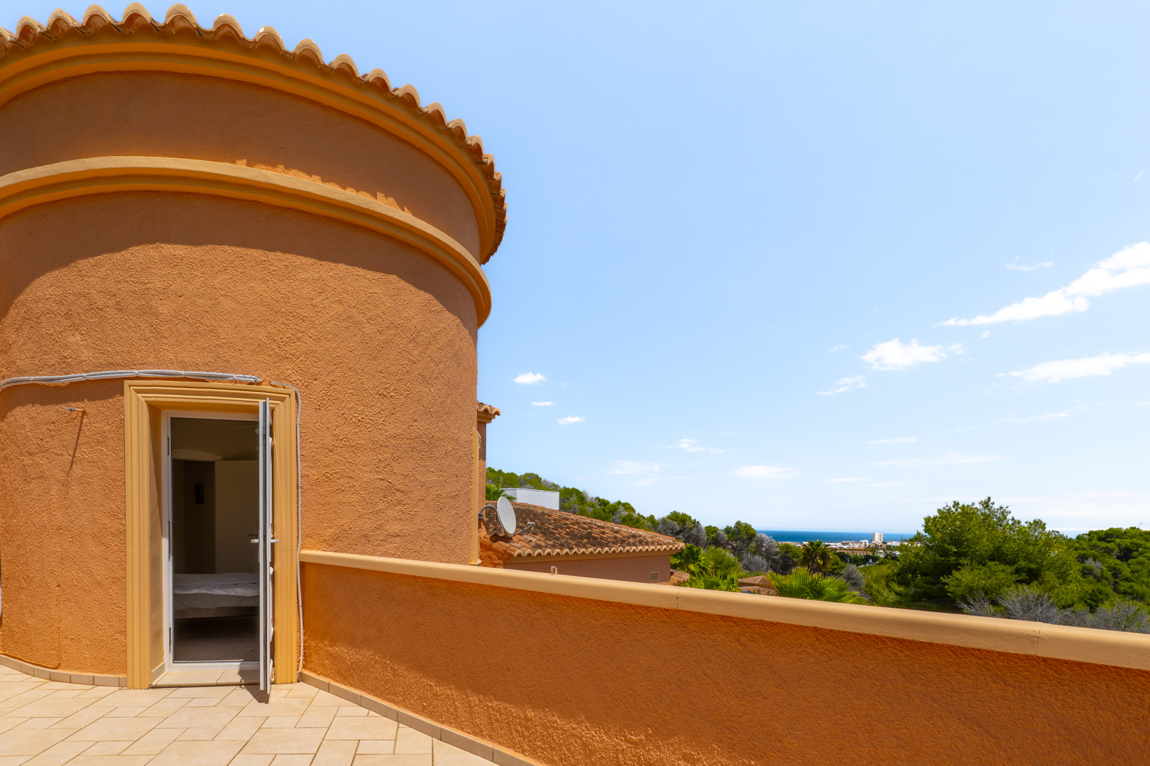 Jávea Villa: 3 Bed, 3 Bath Oasis with Private Garden & Pool
