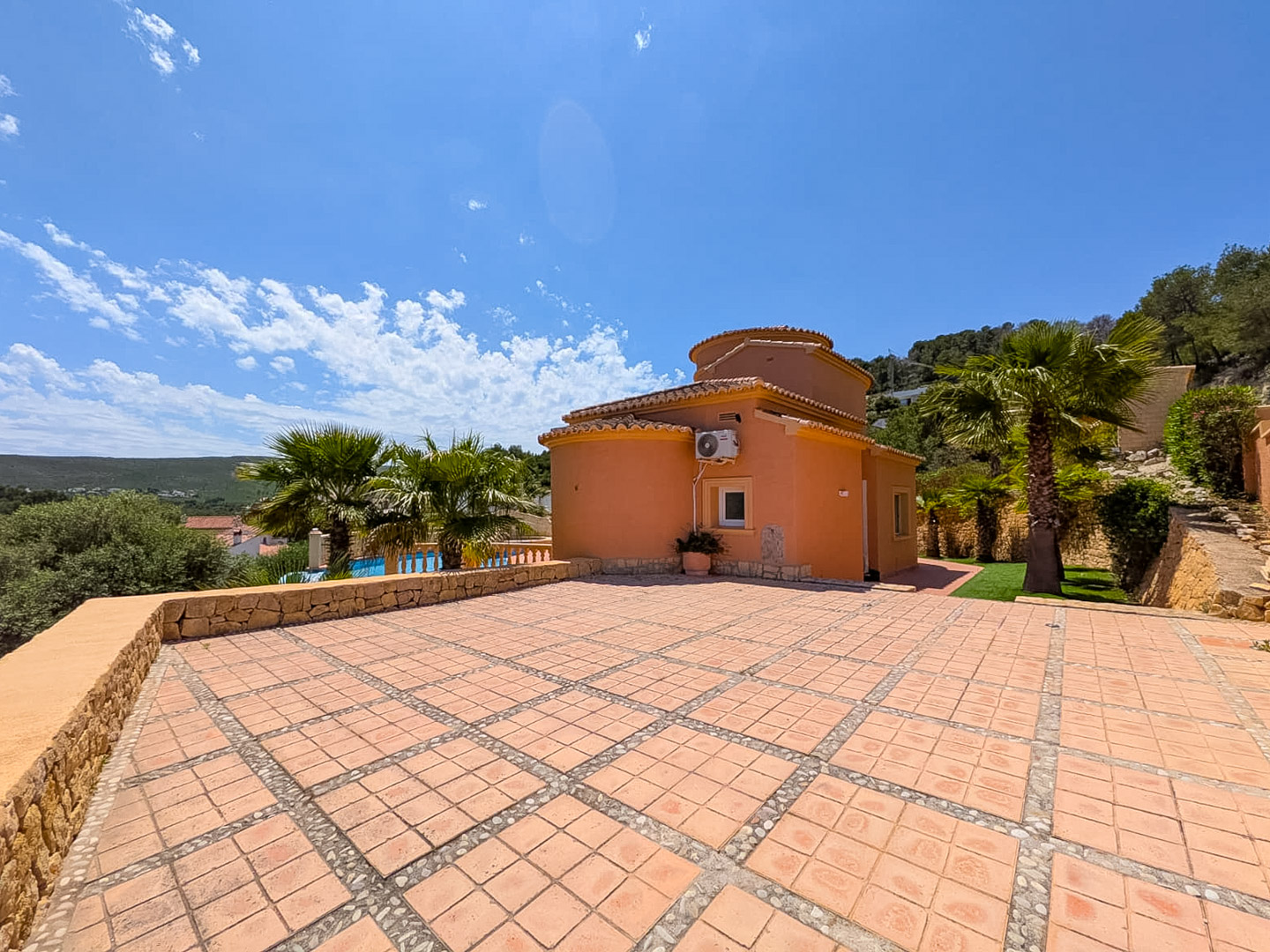 Jávea Villa: 3 Bed, 3 Bath Oasis with Private Garden & Pool