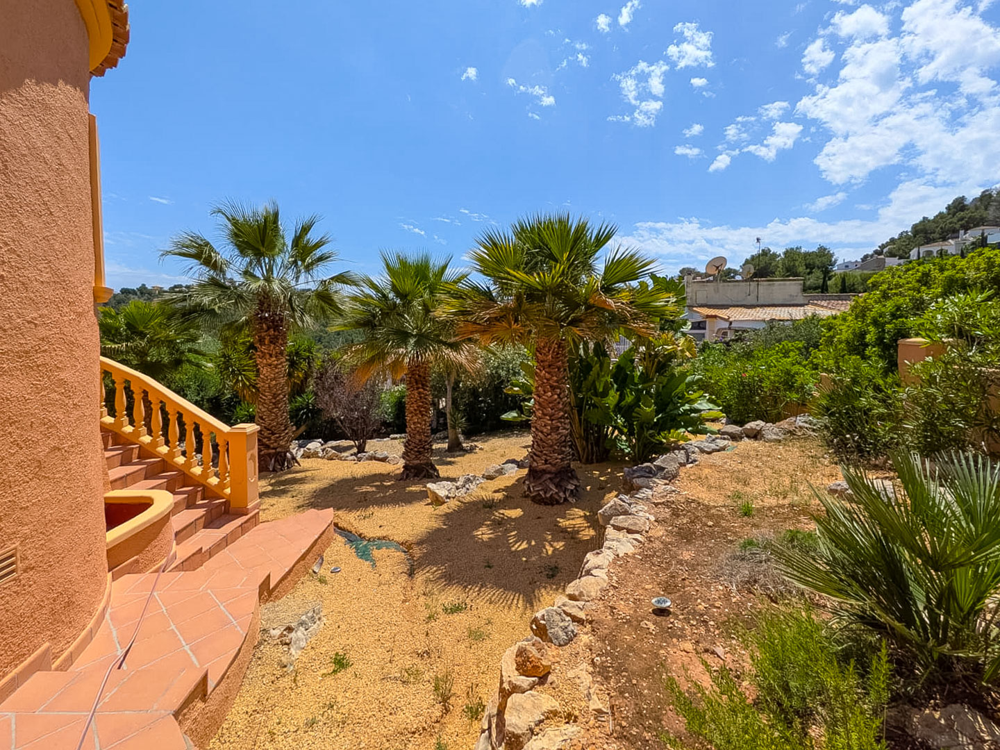 Jávea Villa: 3 Bed, 3 Bath Oasis with Private Garden & Pool