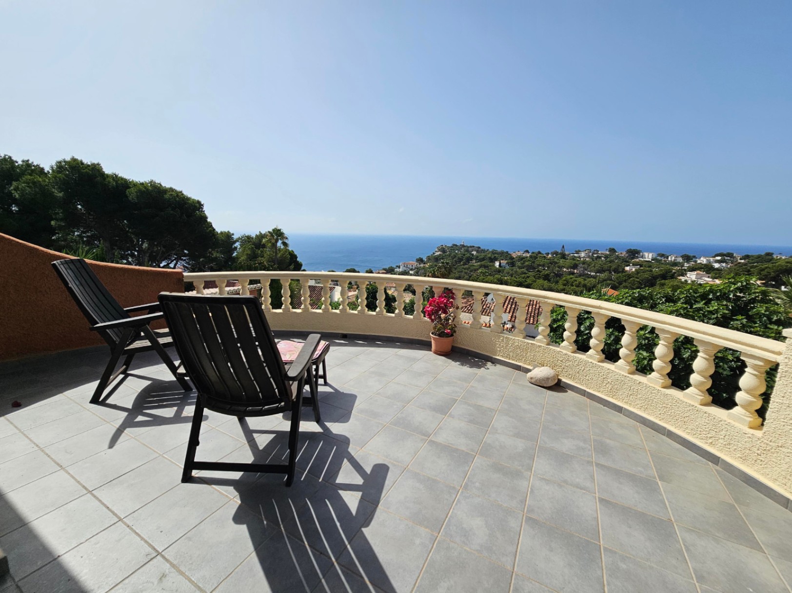 Terrace with sea views