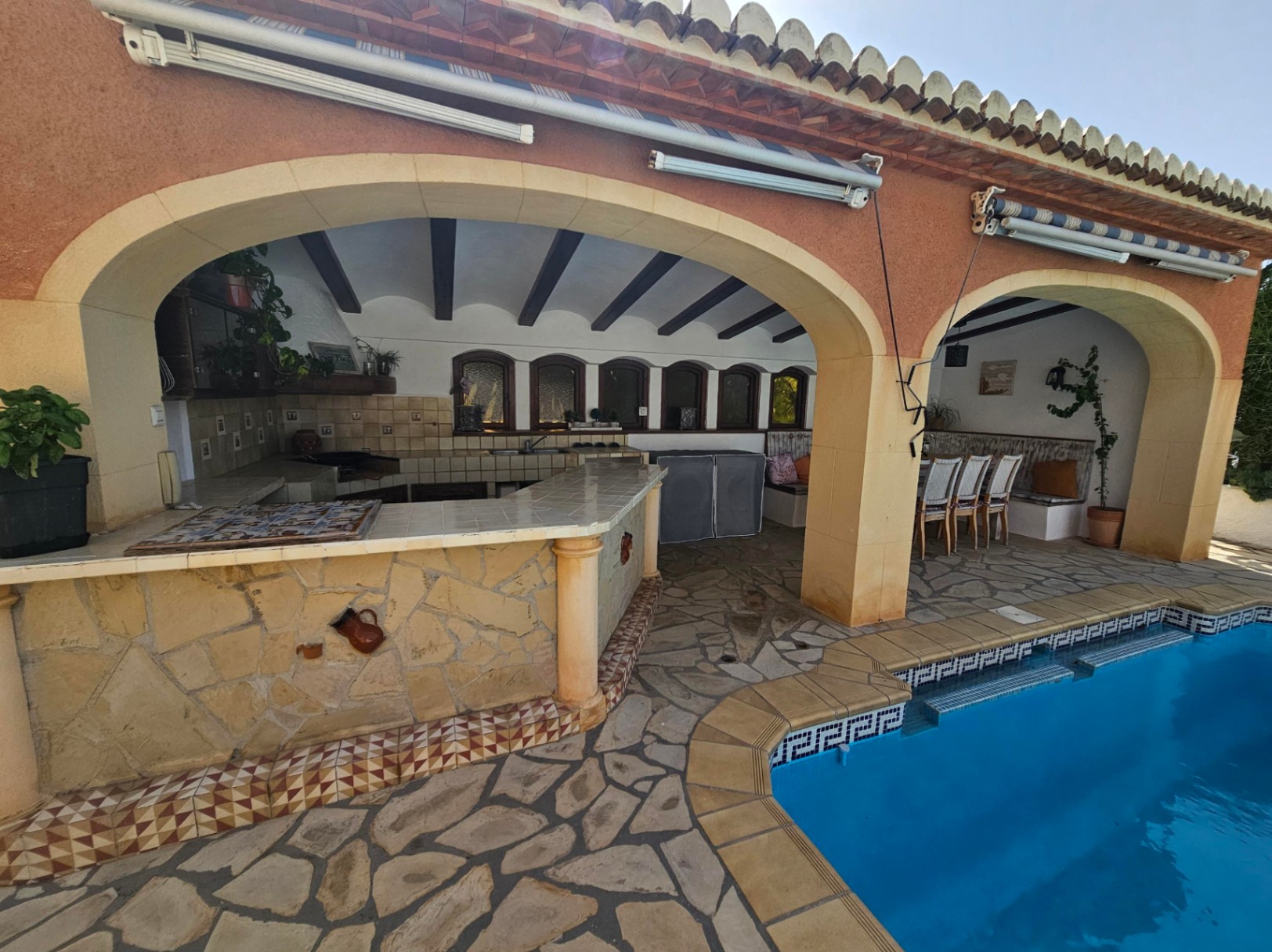 Barbecue area and pool