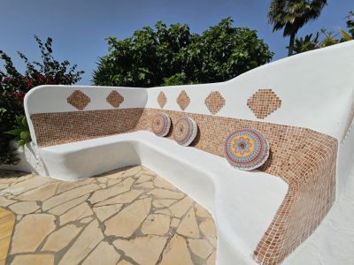 Terrace with built-in bench