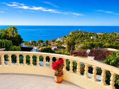 Terrace with sea views