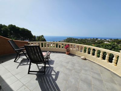 Terrace with sea views