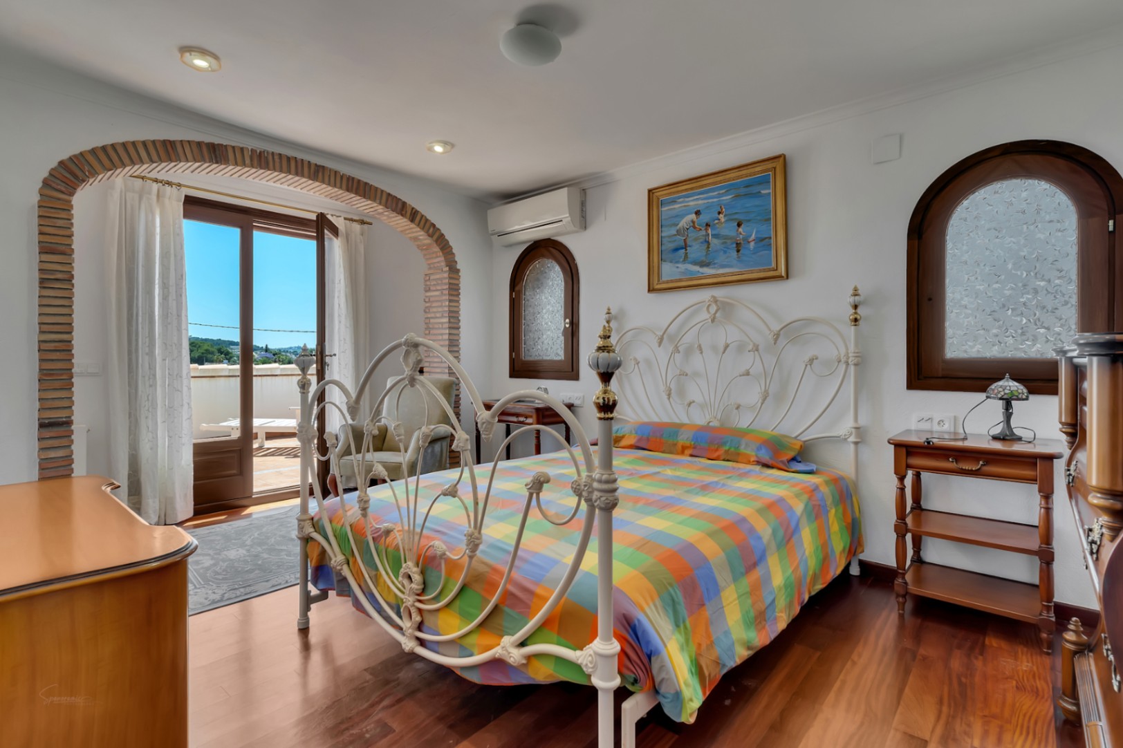 Bedroom with terrace access