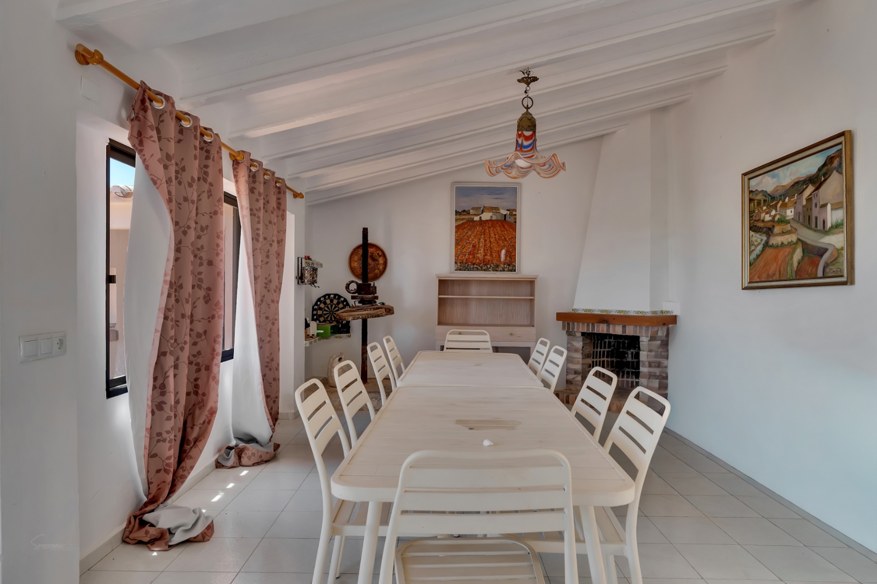 Dining room with fireplace