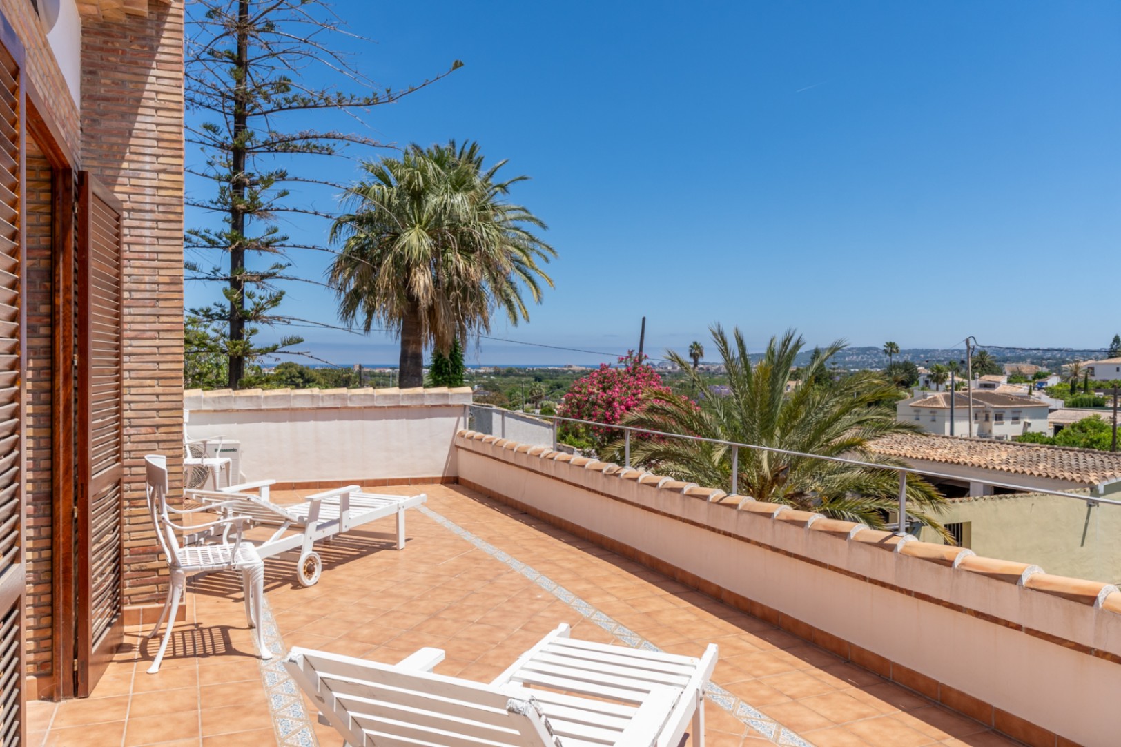 Terrace with sea views
