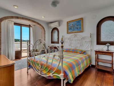 Bedroom with terrace access