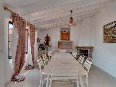 Dining room with fireplace