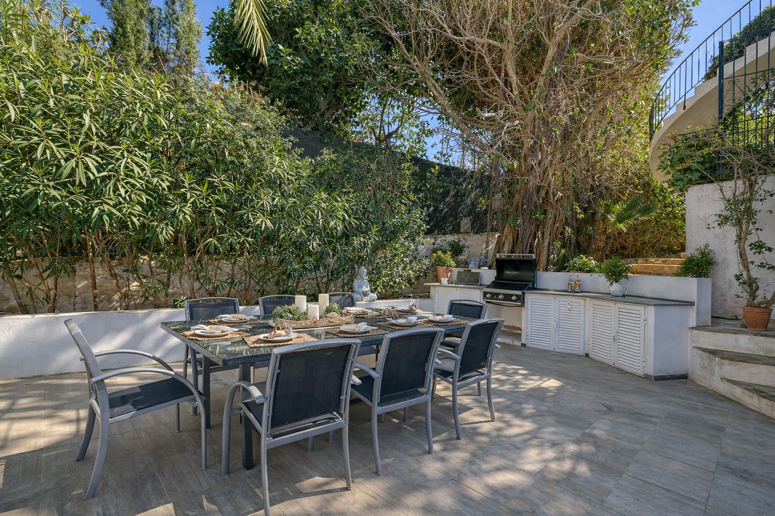 Terrace with barbecue area