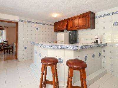 Kitchen with bar