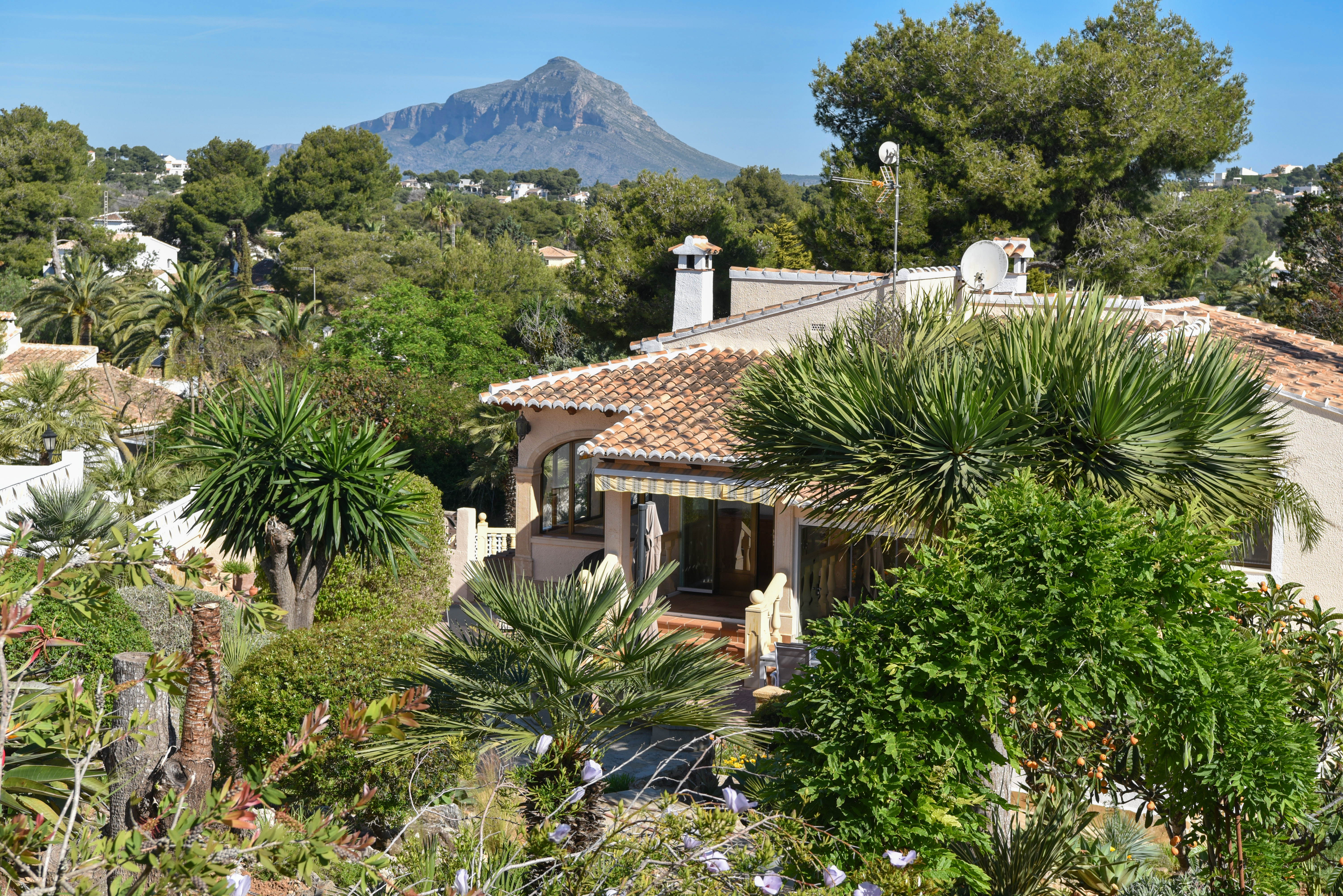 Exterior with mountain views