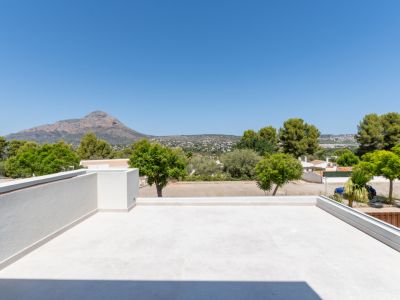 Terrace with Montgó views