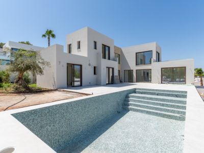 Villa exterior with swimming pool
