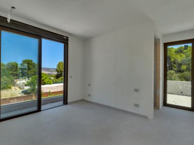 Bedroom with terrace access