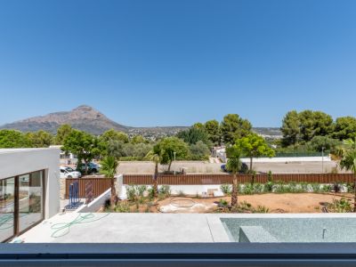 Views of the Montgó
