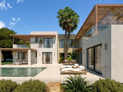 Villa exterior with swimming pool