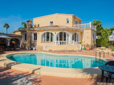 Exterior with swimming pool