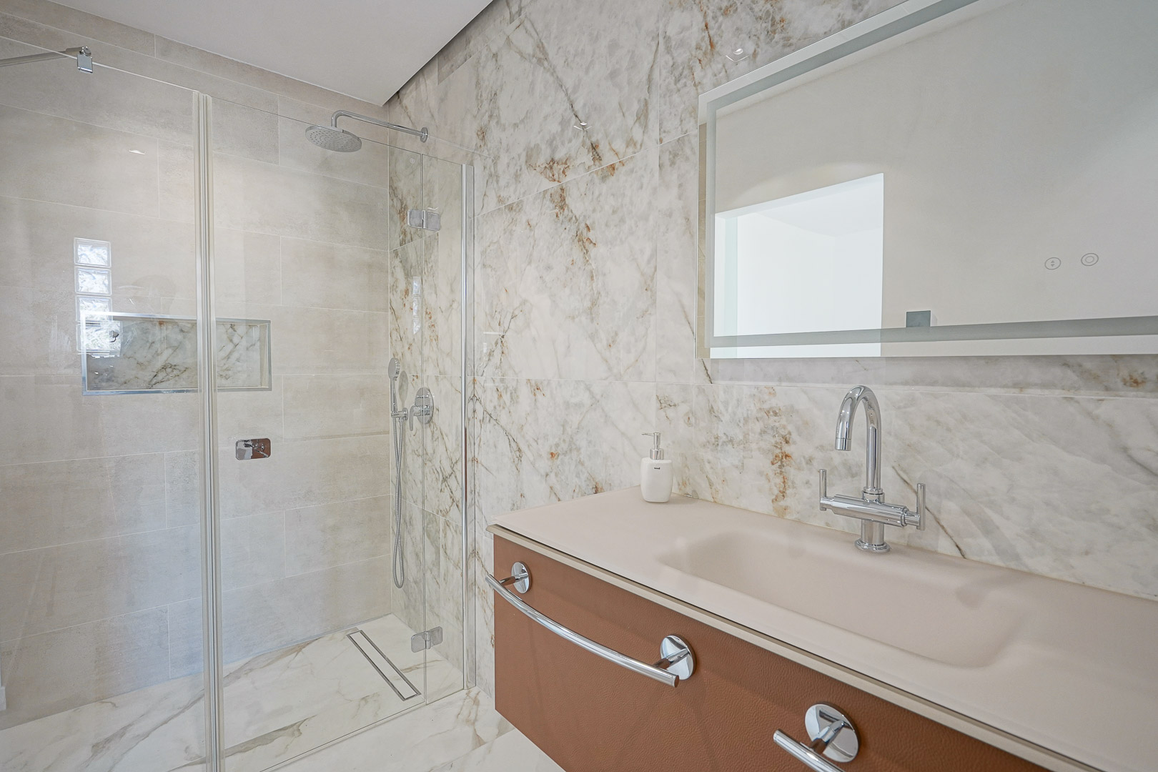 En-suite bathroom