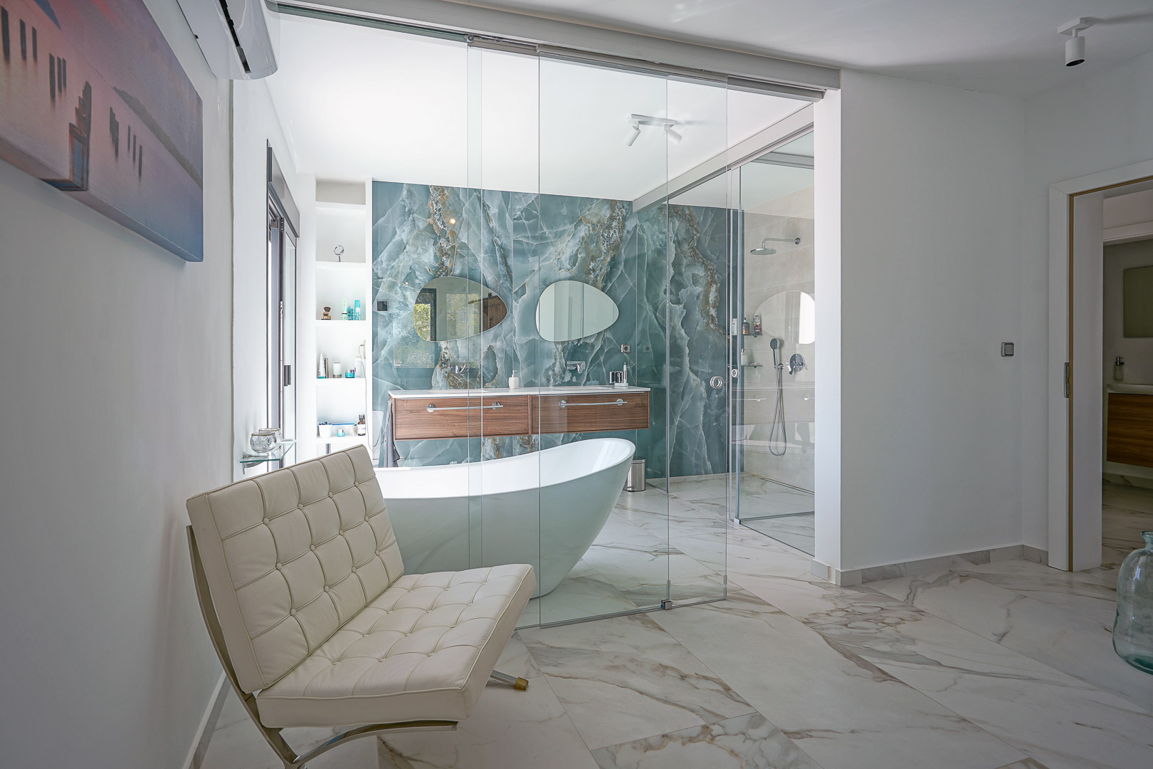 En-suite bathroom