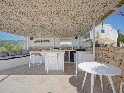 Covered outdoor kitchen