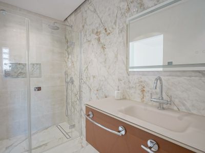 En-suite bathroom