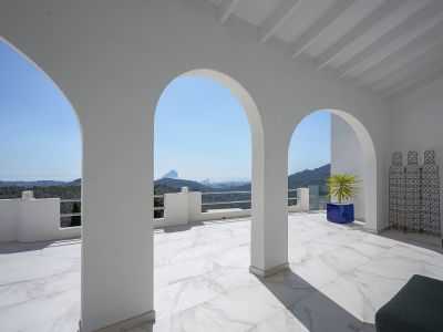 Covered terrace with sea views