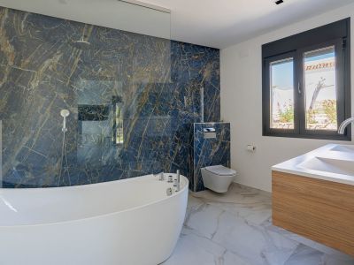En-suite bathroom