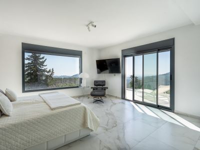 Bedroom with terrace access