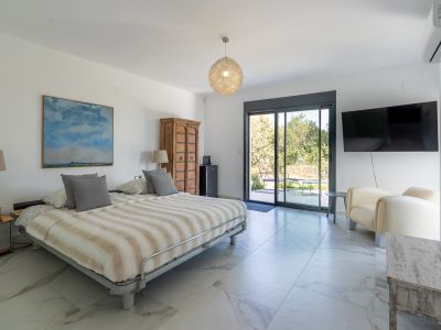 Bedroom with terrace access
