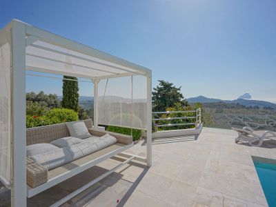 Pool terrace with views