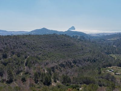 Panoramic mountain and sea views